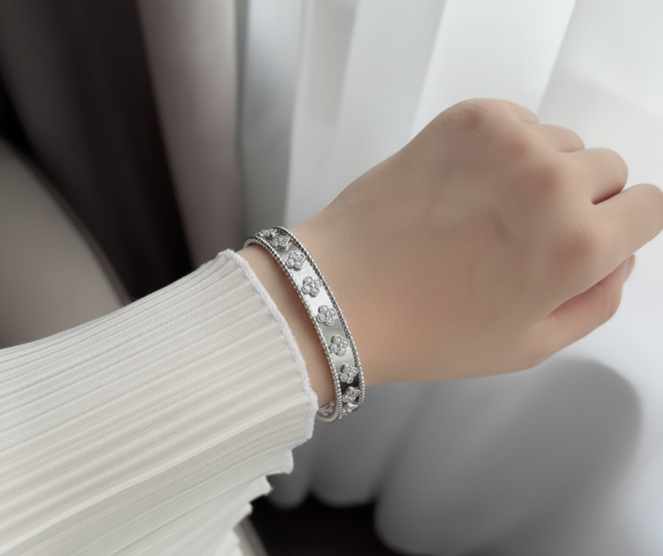 CLOVER BRACELET 8MM DIAMONDS