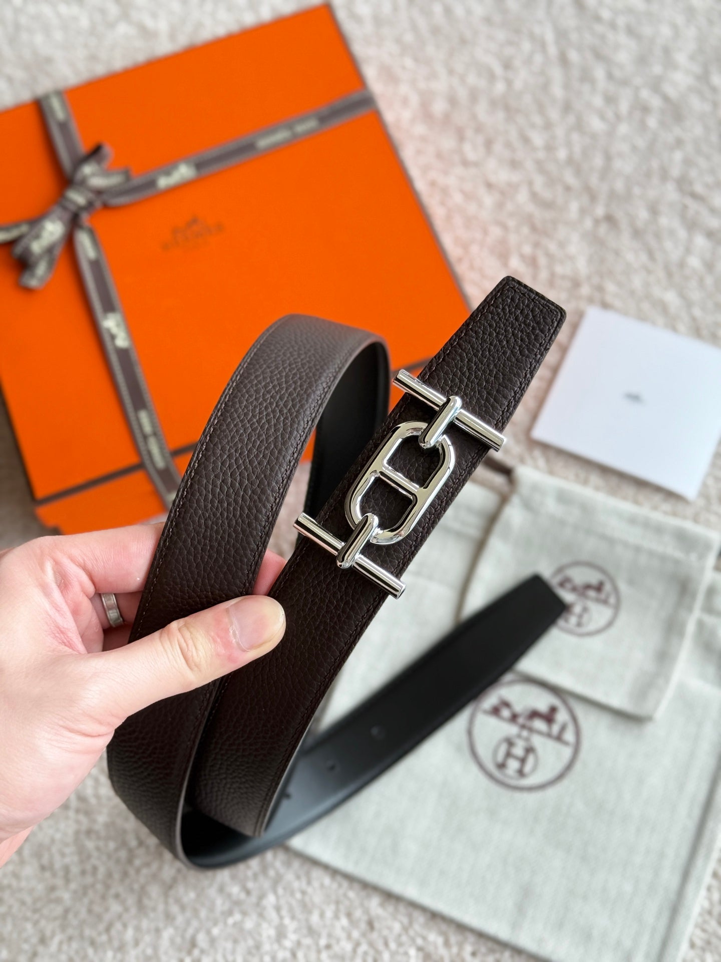 HELENE ANCRE LEATHER BELT — BLACK & CHOCOLATE (SILVER HARDWARE, 32MM)