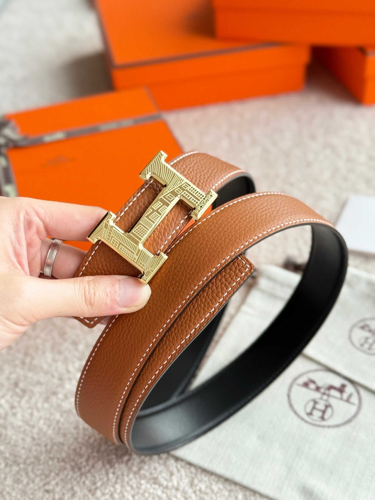 HELENE H FAUBOURG LEDERGÜRTEL — BRAUN (GOLD BESCHLÄGE, 32 MM)