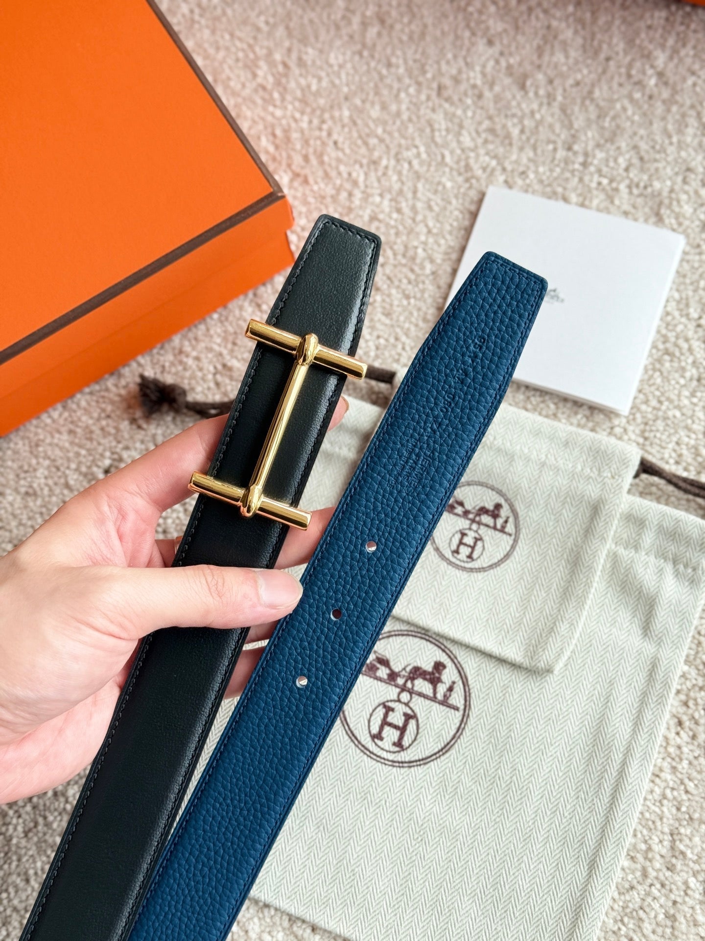 HELENE H D'ANCRE LEDERGÜRTEL — PREUSSISCHBLAU (GOLD-BESCHLÄGE, 38 MM)