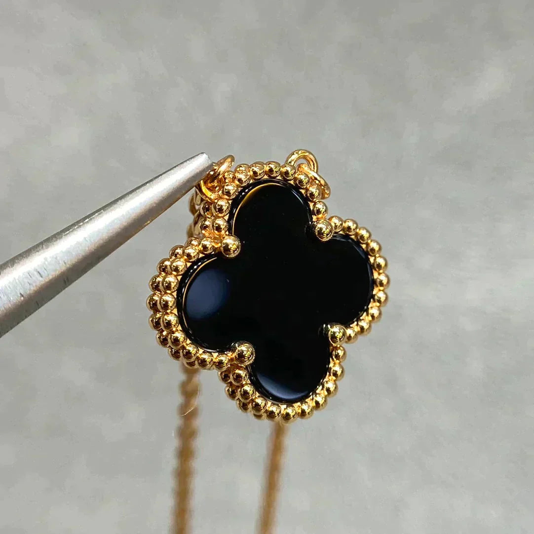 CLOVER 15MM SCHWARZE ONYX-EINZELBLÜTEN-HALSKETTE