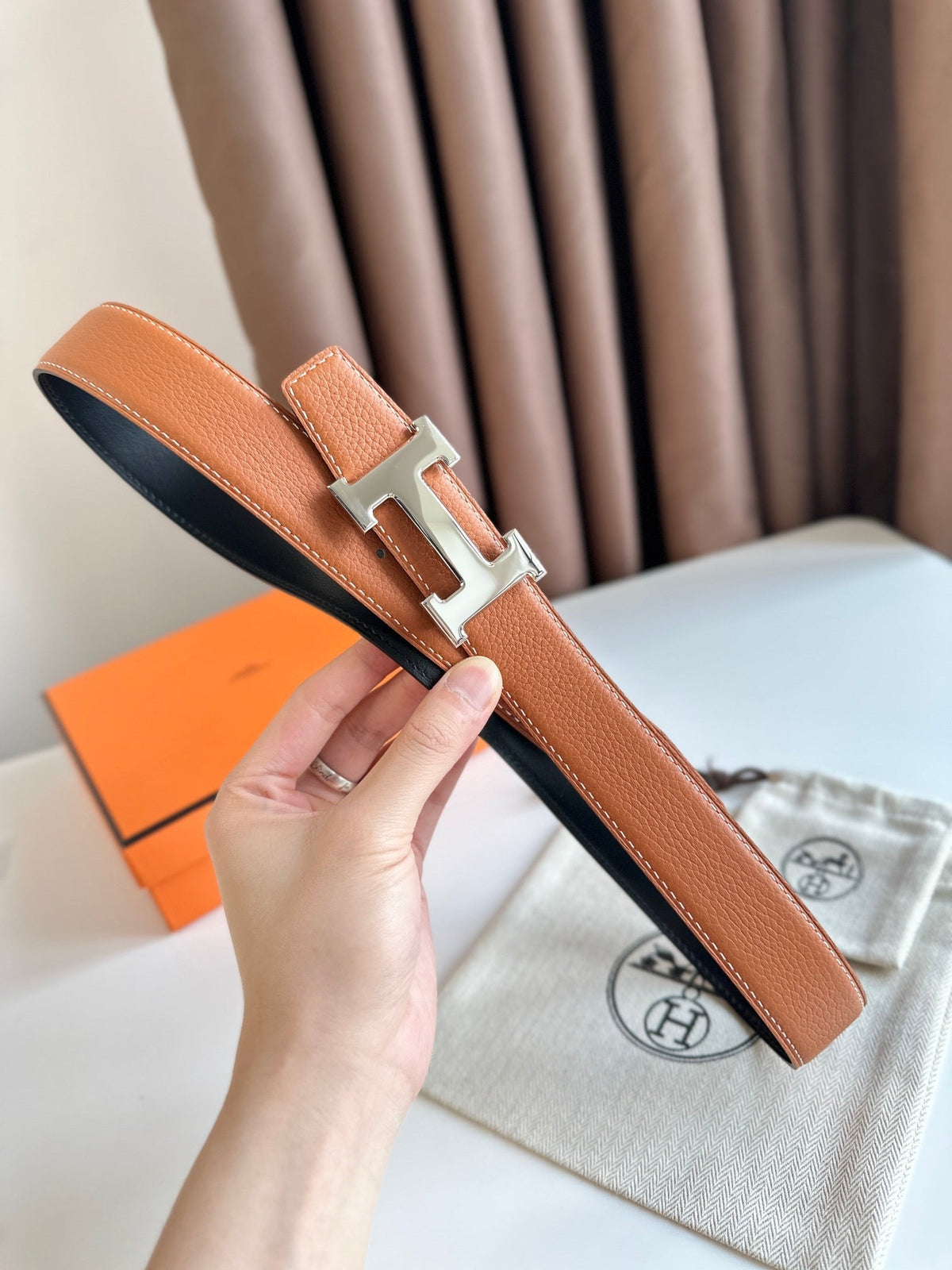 HELENE H WENDBARER LEDERGÜRTEL — BRAUN & SCHWARZ (SILBERNE BESCHLÄGE, 32 MM)