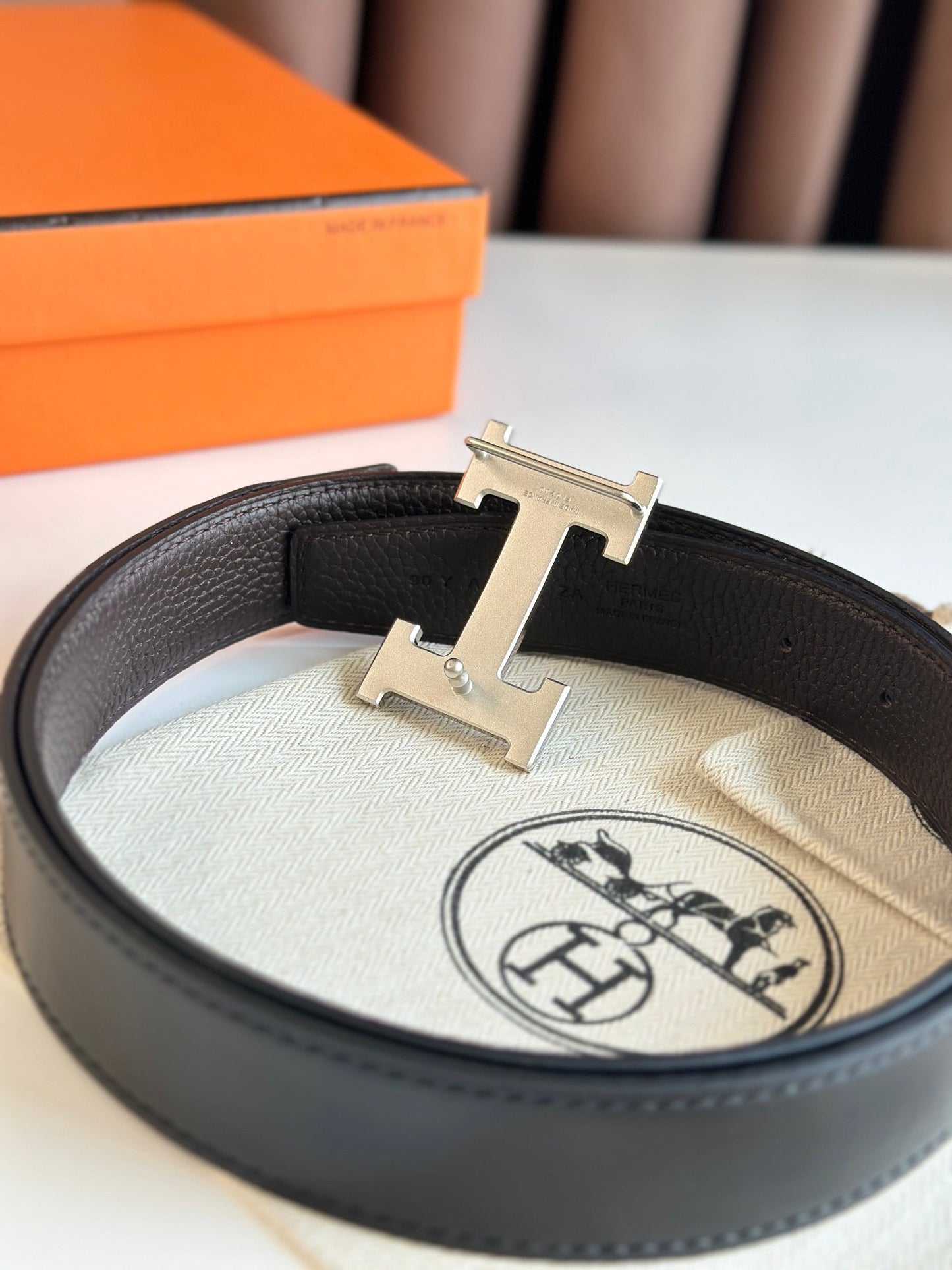 HELENE H WENDBARER LEDERGÜRTEL — SCHWARZ &amp; EBENHOLZ (SILBERNE BESCHLÄGE, 32 MM)