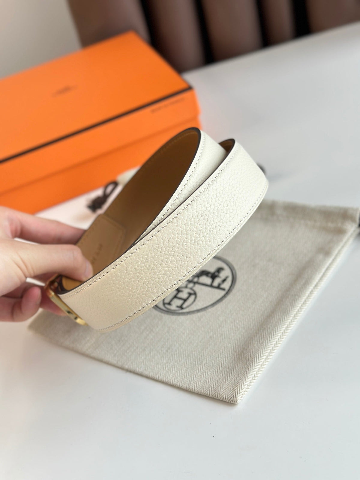 HELENE ROMAIN LEDERGÜRTEL — WEISS CREME (GOLD BESCHLÄGE, 35 MM)