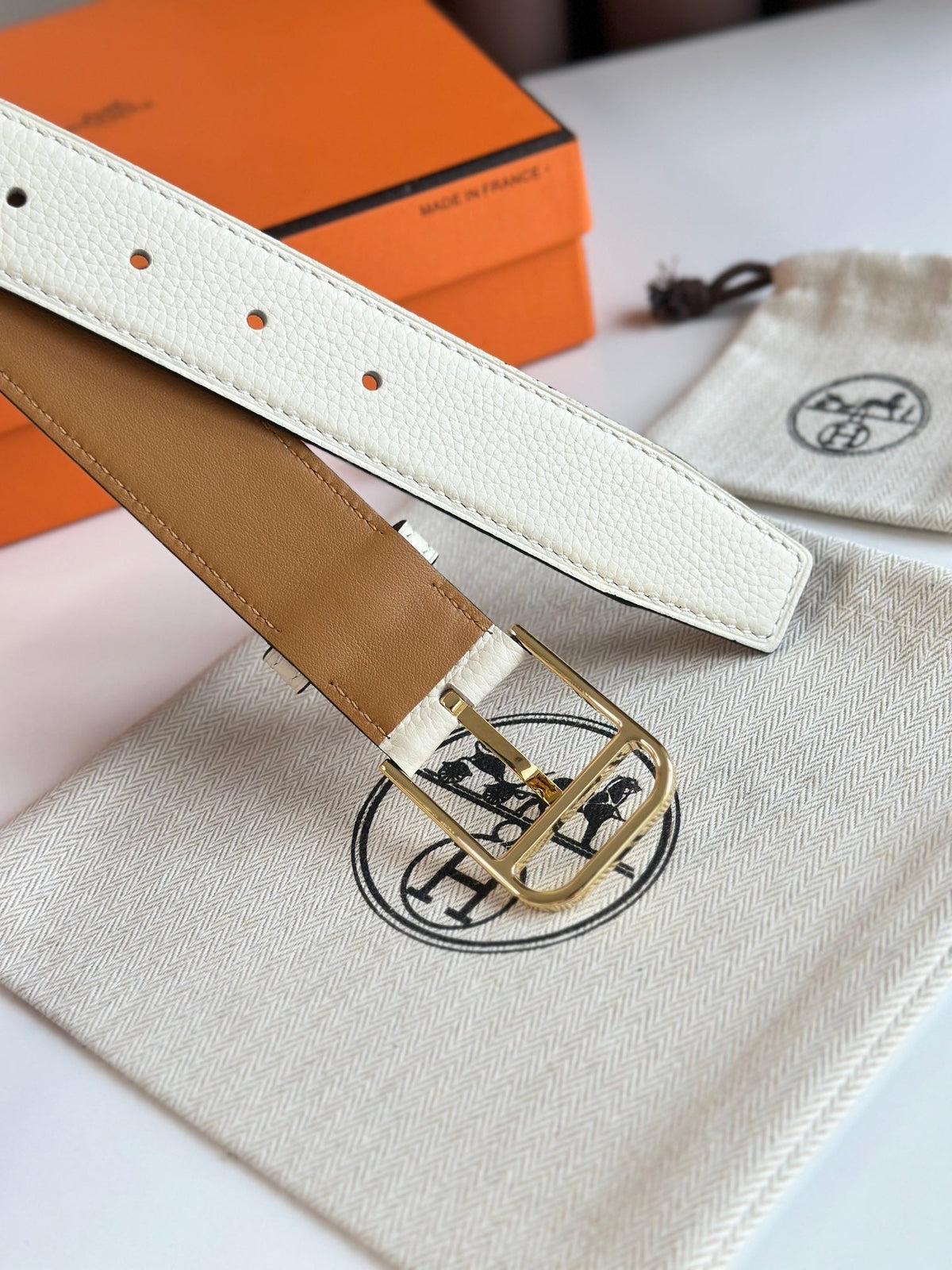 HELENE ROMAIN LEDERGÜRTEL — WEISS CREME (GOLD BESCHLÄGE, 35 MM)