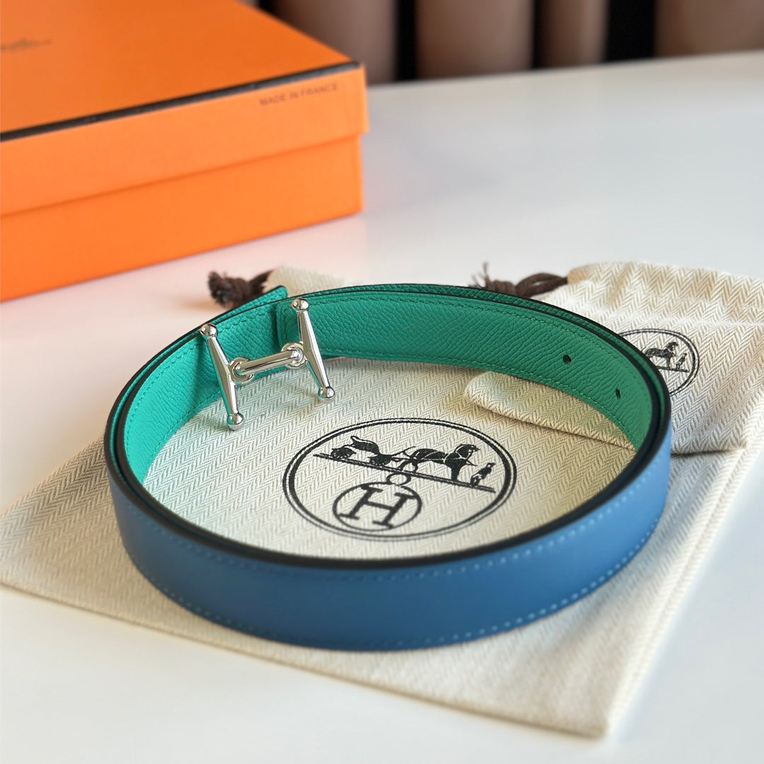 HELENE MORS H WENDBARER LEDERGÜRTEL — BLAU &amp; GRÜN (SILBERNE BESCHLÄGE, 24 MM)
