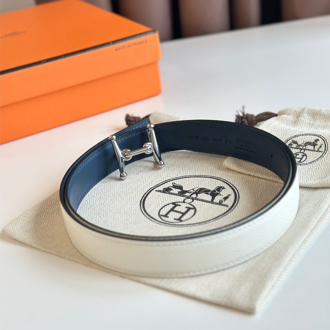 HELENE MORS H WENDBARER LEDERGÜRTEL — BLAU & BEIGE (SILBERNE BESCHLÄGE, 24 MM)