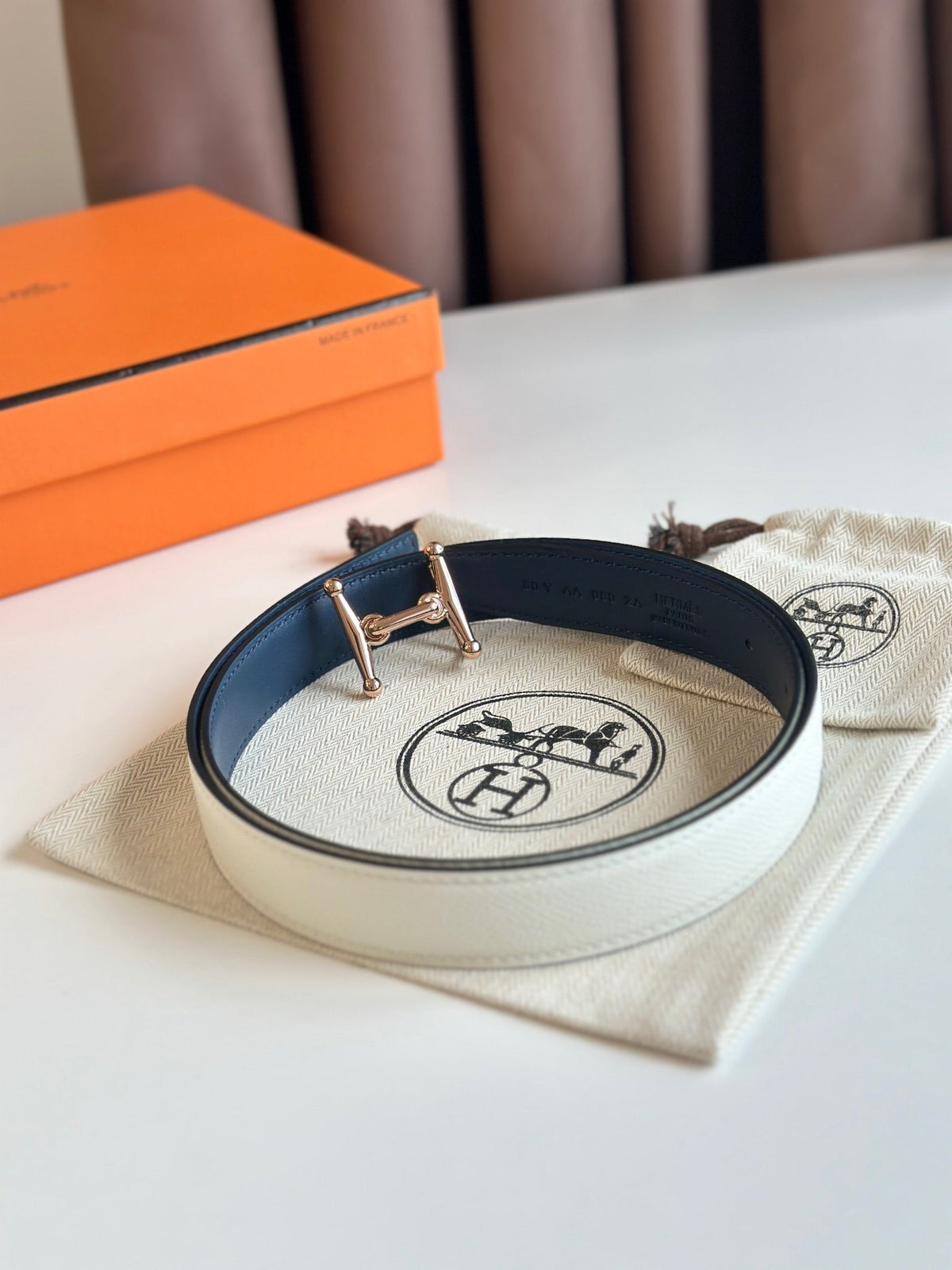 HELENE MORS H WENDBARER LEDERGÜRTEL — BLAU & BEIGE (ROSA-GOLD BESCHLÄGE, 24 MM)