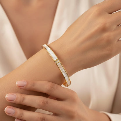 White Sahara Gold Bangle