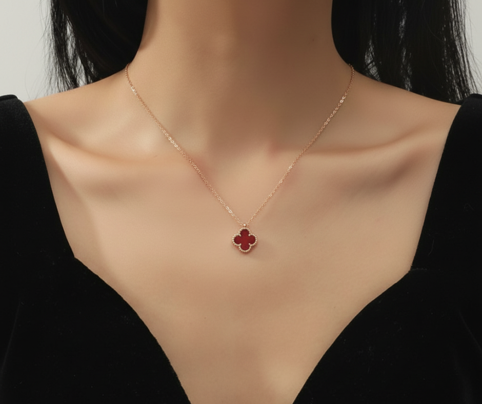 CLOVER MINI 9.5MM WHITE CARNELIANS NECKLACE