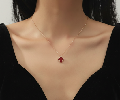 CLOVER MINI 9.5MM WHITE CARNELIANS NECKLACE