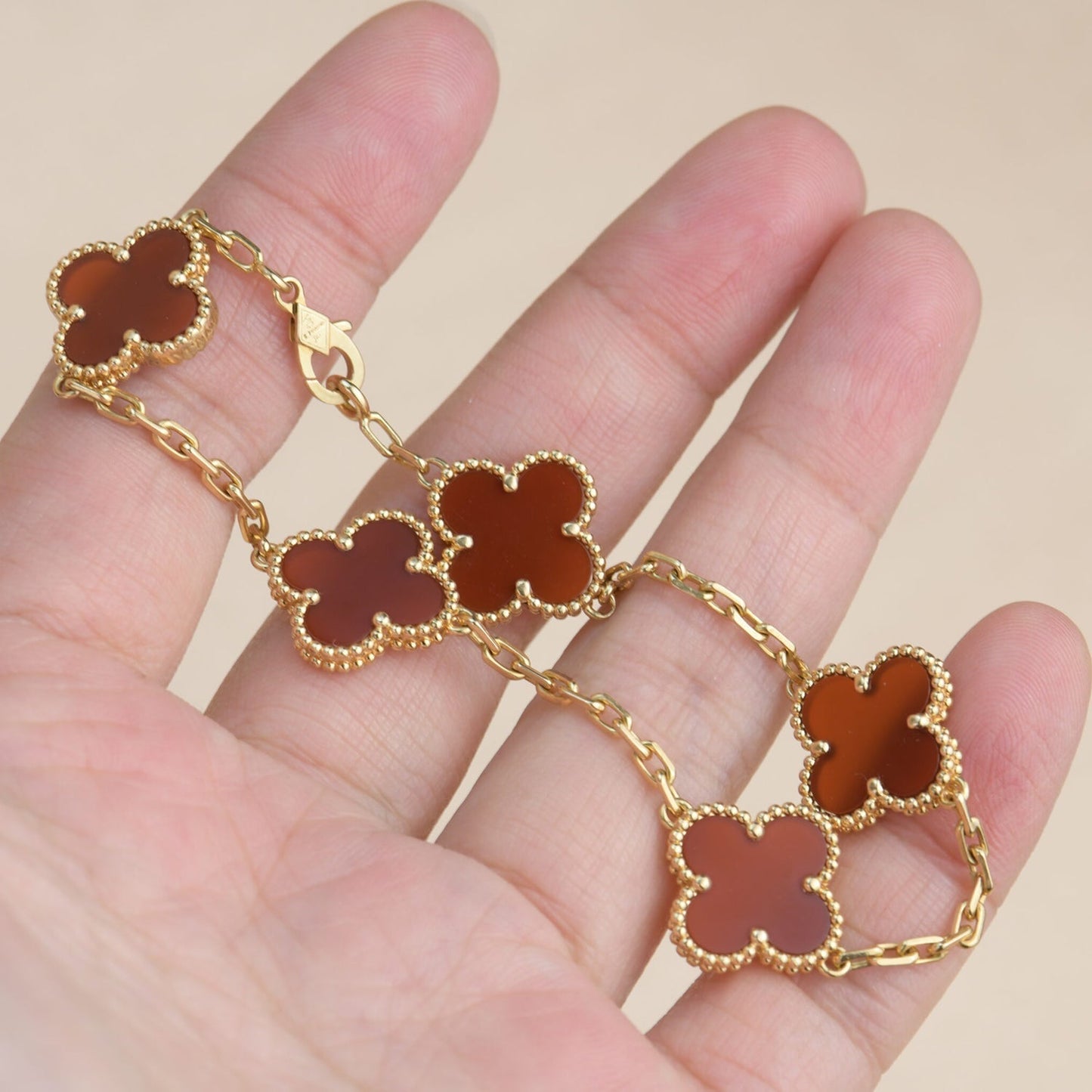 CLOVER 5 MOTIFS RED AGATE  BRACELET