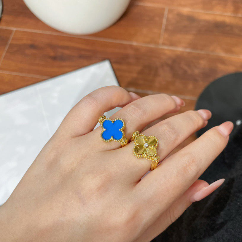 CLOVER RIVERSIBLE BLUE AGATE RING