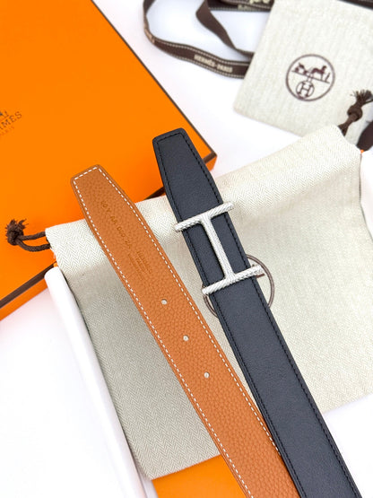 HELENE HISSEO WENDBARER LEDERGÜRTEL — BRAUN (SILBERNE BESCHLÄGE, 32 MM)