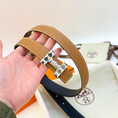 HELENE INFINI WENDBARER LEDERGÜRTEL — BRAUN EPSOM (SILBERNE BESCHLÄGE, 24 MM)