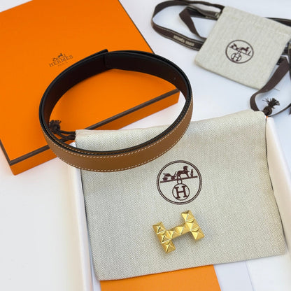 HELENE INFINI WENDBARER LEDERGÜRTEL — BRAUNES EPSOM (GOLD-BESCHLÄGE, 24 MM)