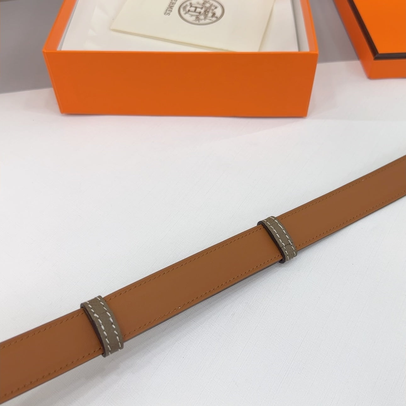 MAISON CDC LEDERGÜRTEL — ETAIN EPSOM (SILBERNE BESCHLÄGE, 30 MM)