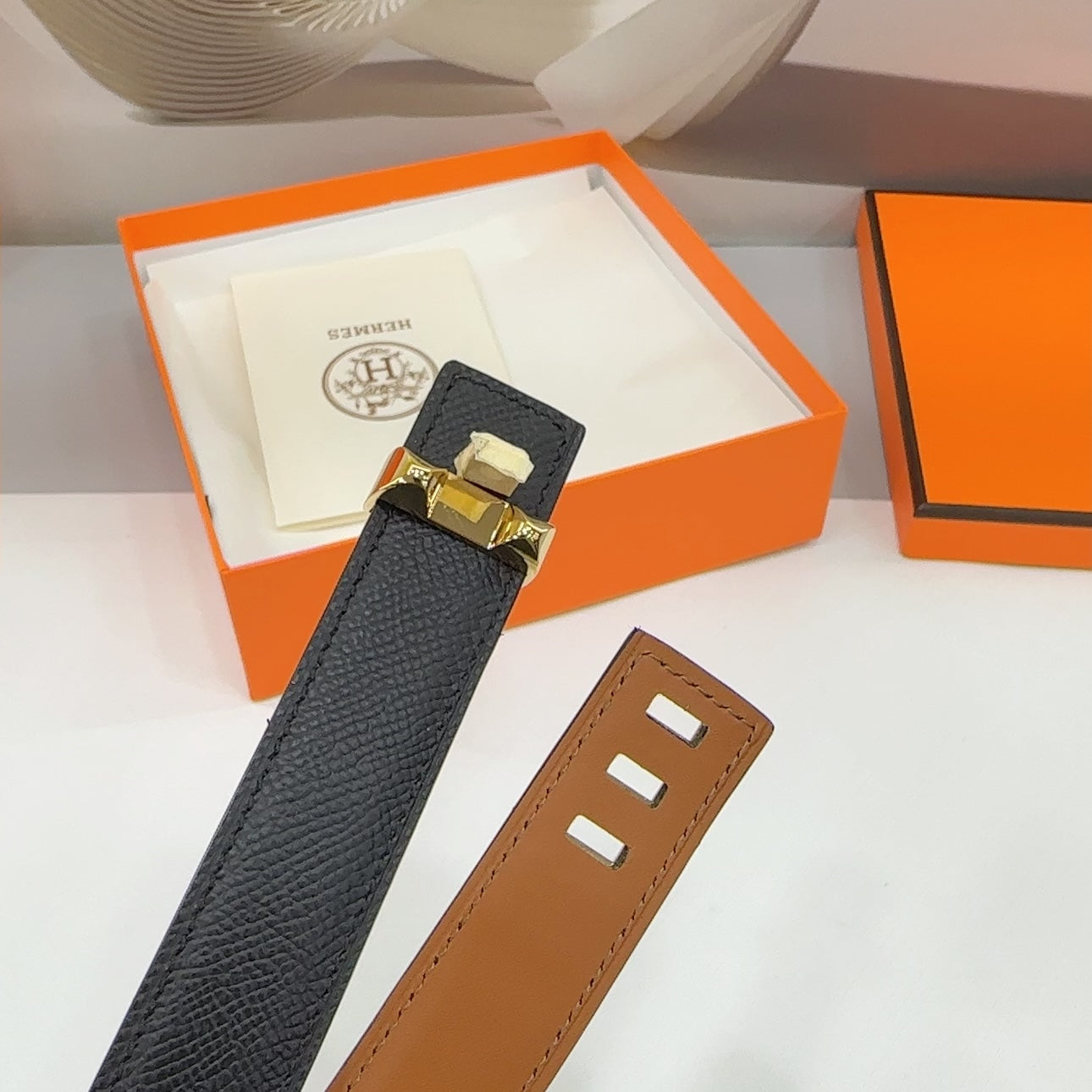 MAISON CDC LEDERGÜRTEL — SCHWARZES EPSOM (GOLD-BESCHLÄGE, 30 MM)