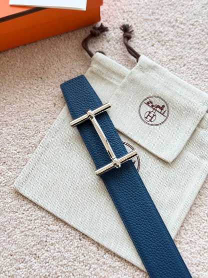 HELENE H D’ANCRE REVERSIBLE LEATHER BELT — PRUSSIAN BLUE & BLACK (SILVER HARDWARE, 38MM)