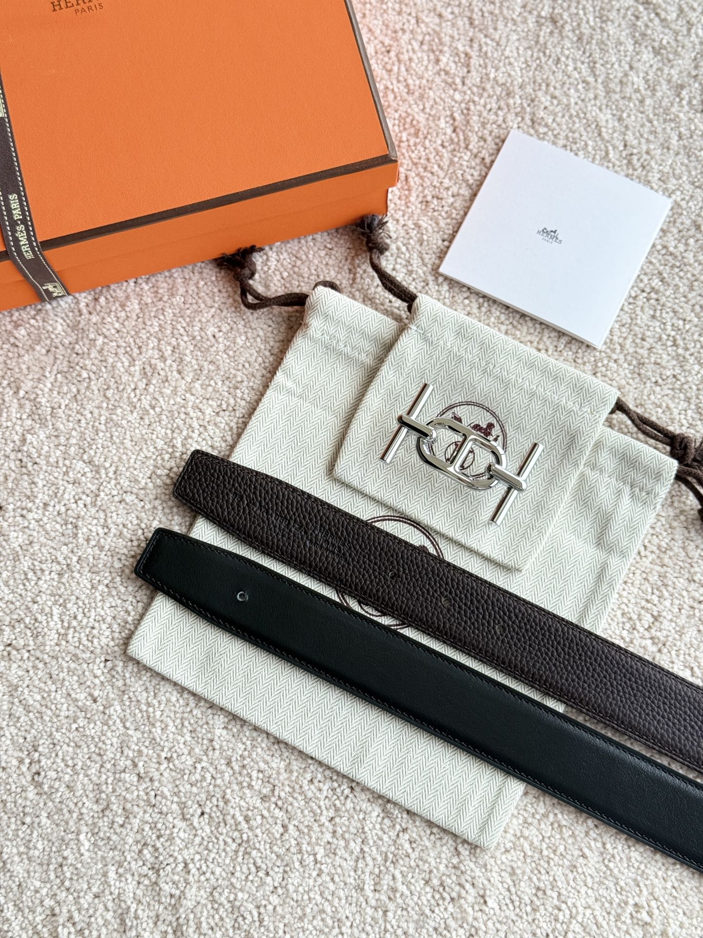 HELENE ANCRE LEATHER BELT — BLACK & CHOCOLATE (SILVER HARDWARE, 32MM)