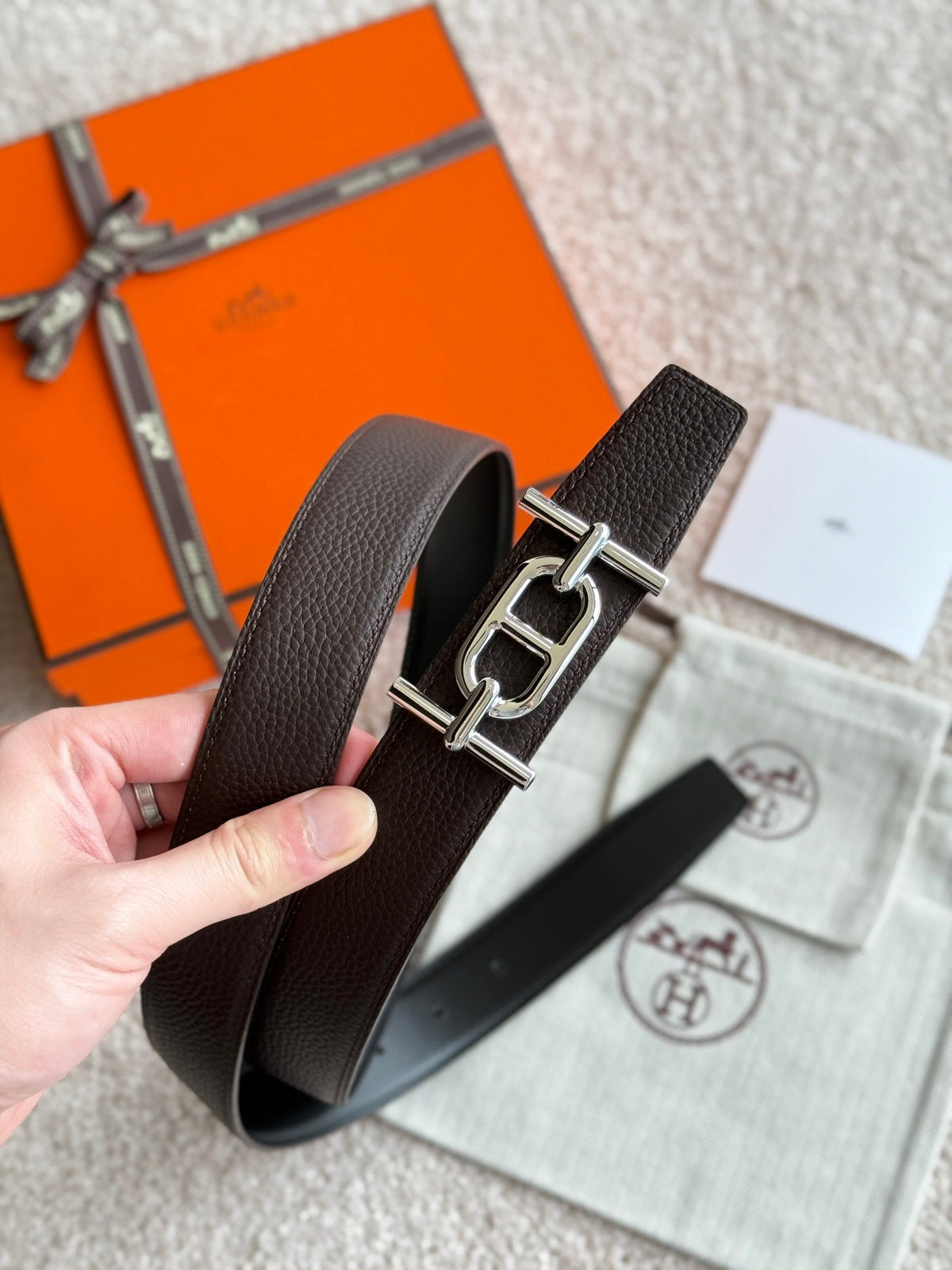 HELENE ANCRE LEATHER BELT — BLACK & CHOCOLATE (SILVER HARDWARE, 32MM)