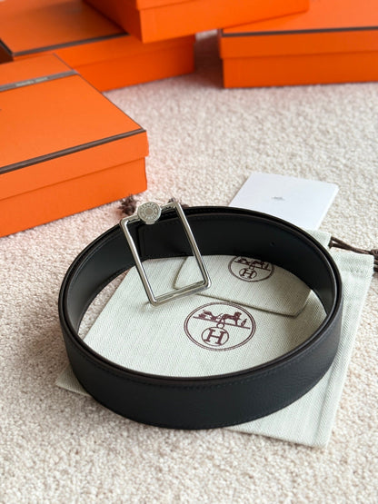 HELENE OSCAR LEDERGÜRTEL — SCHWARZ (SILBERNE BESCHLÄGE, 38 MM)