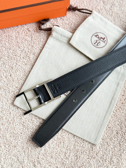 HELENE QUENTIN LEDERGÜRTEL — SCHWARZ (SILBERNE BESCHLÄGE, 32 MM)