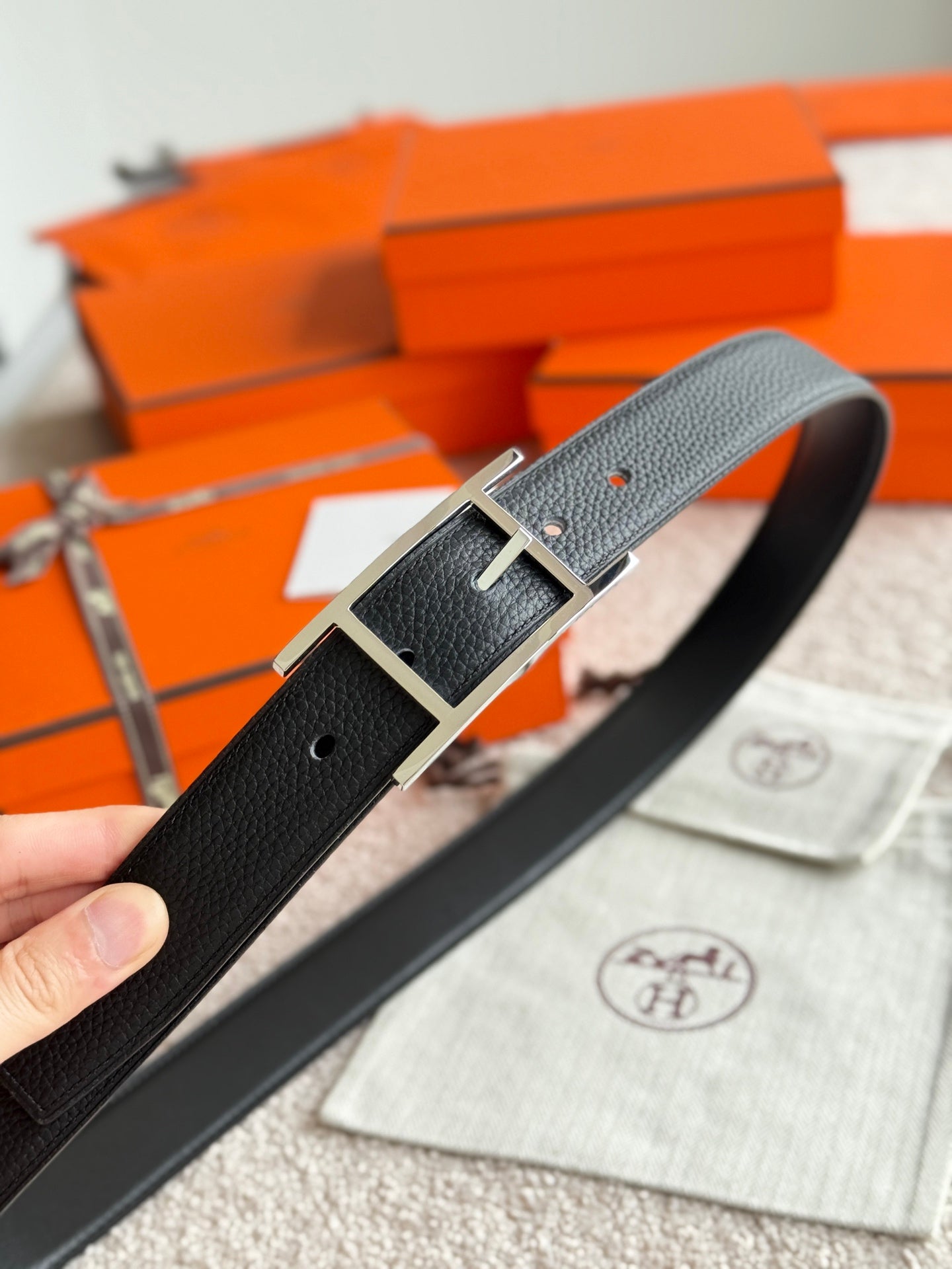 HELENE QUENTIN LEDERGÜRTEL — SCHWARZ (SILBERNE BESCHLÄGE, 32 MM)