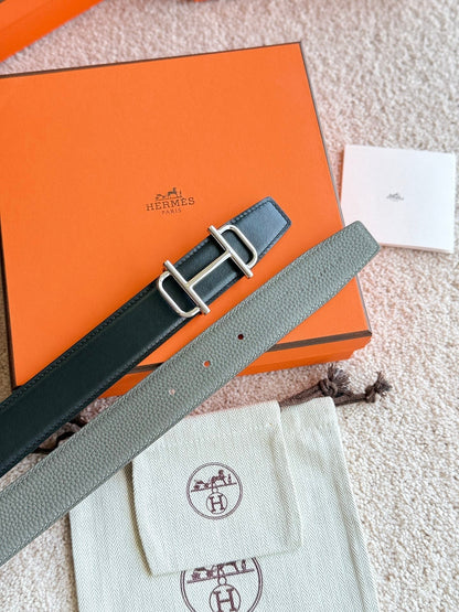 HELENE ROYAL LEDERGÜRTEL — GRAU &amp; BRAUN (SILBERNE BESCHLÄGE, 32 MM)