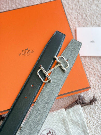 HELENE ROYAL LEDERGÜRTEL — GRAU &amp; BRAUN (SILBERNE BESCHLÄGE, 32 MM)