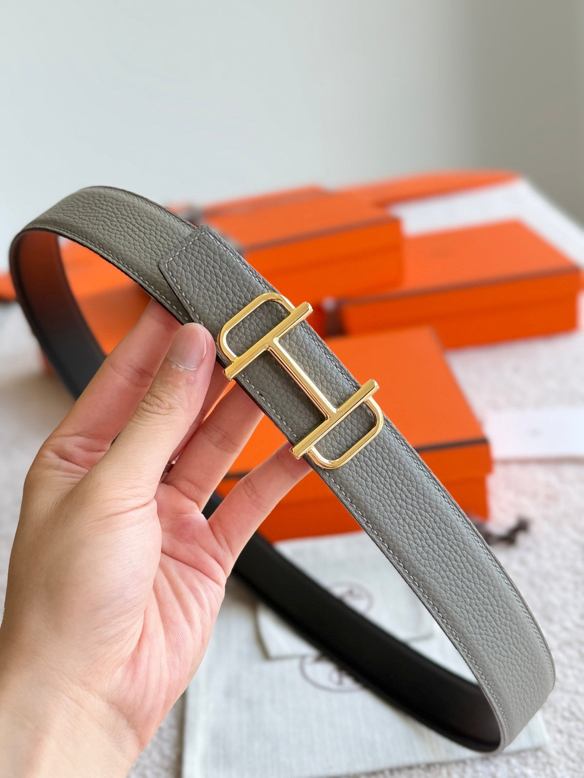 HELENE ROYAL LEDERGÜRTEL — GRAU & BRAUN (GOLD-BESCHLÄGE, 32 MM)