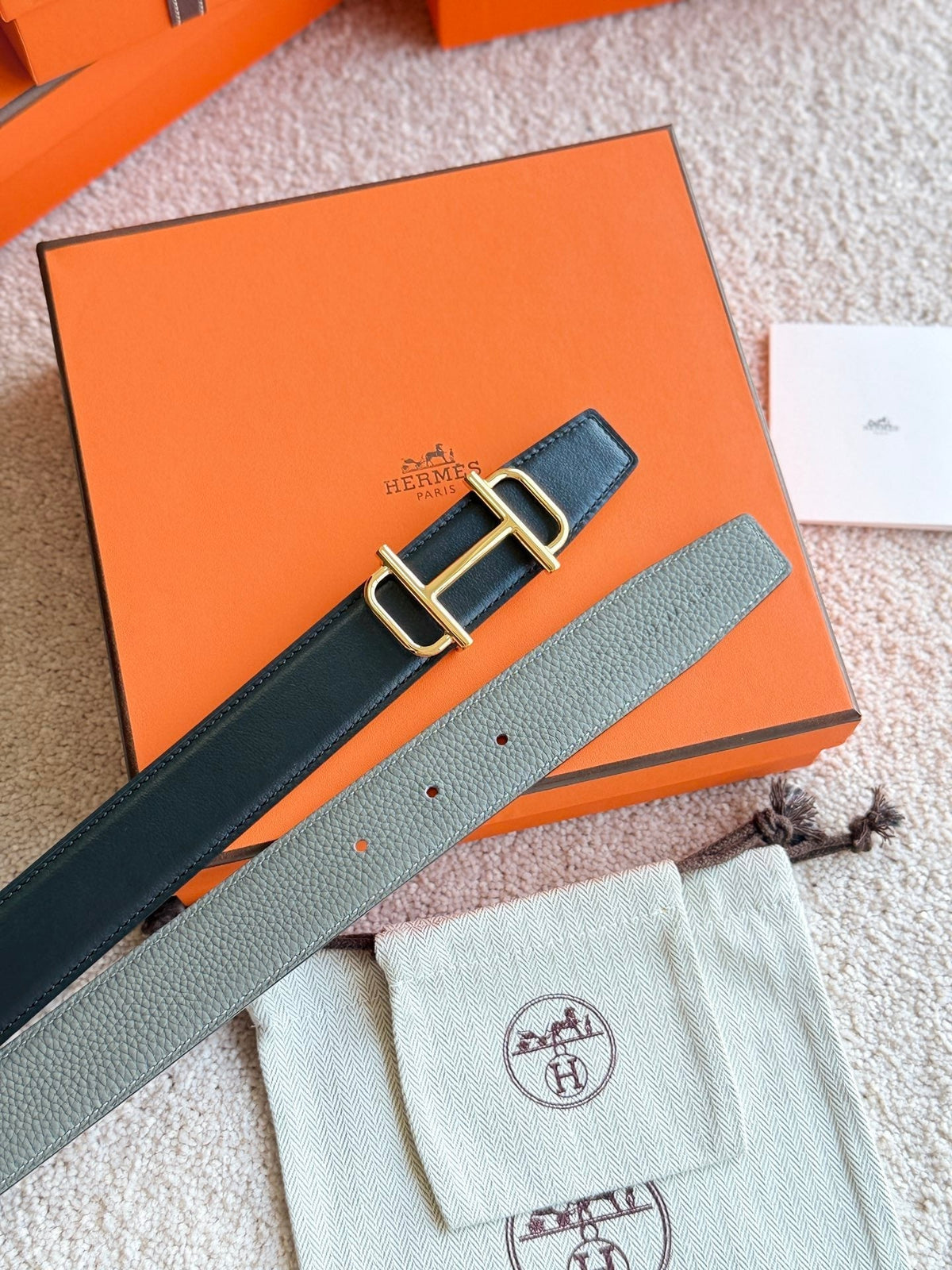 HELENE ROYAL LEDERGÜRTEL — GRAU & BRAUN (GOLD-BESCHLÄGE, 32 MM)