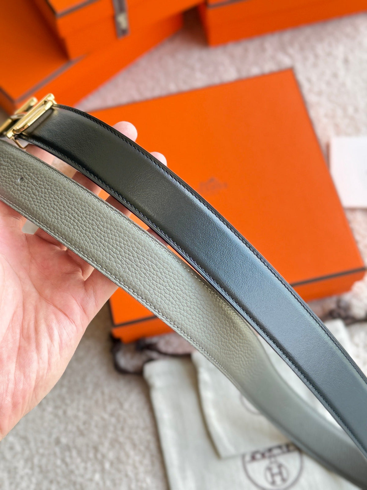 HELENE ROYAL LEDERGÜRTEL — GRAU & BRAUN (GOLD-BESCHLÄGE, 32 MM)