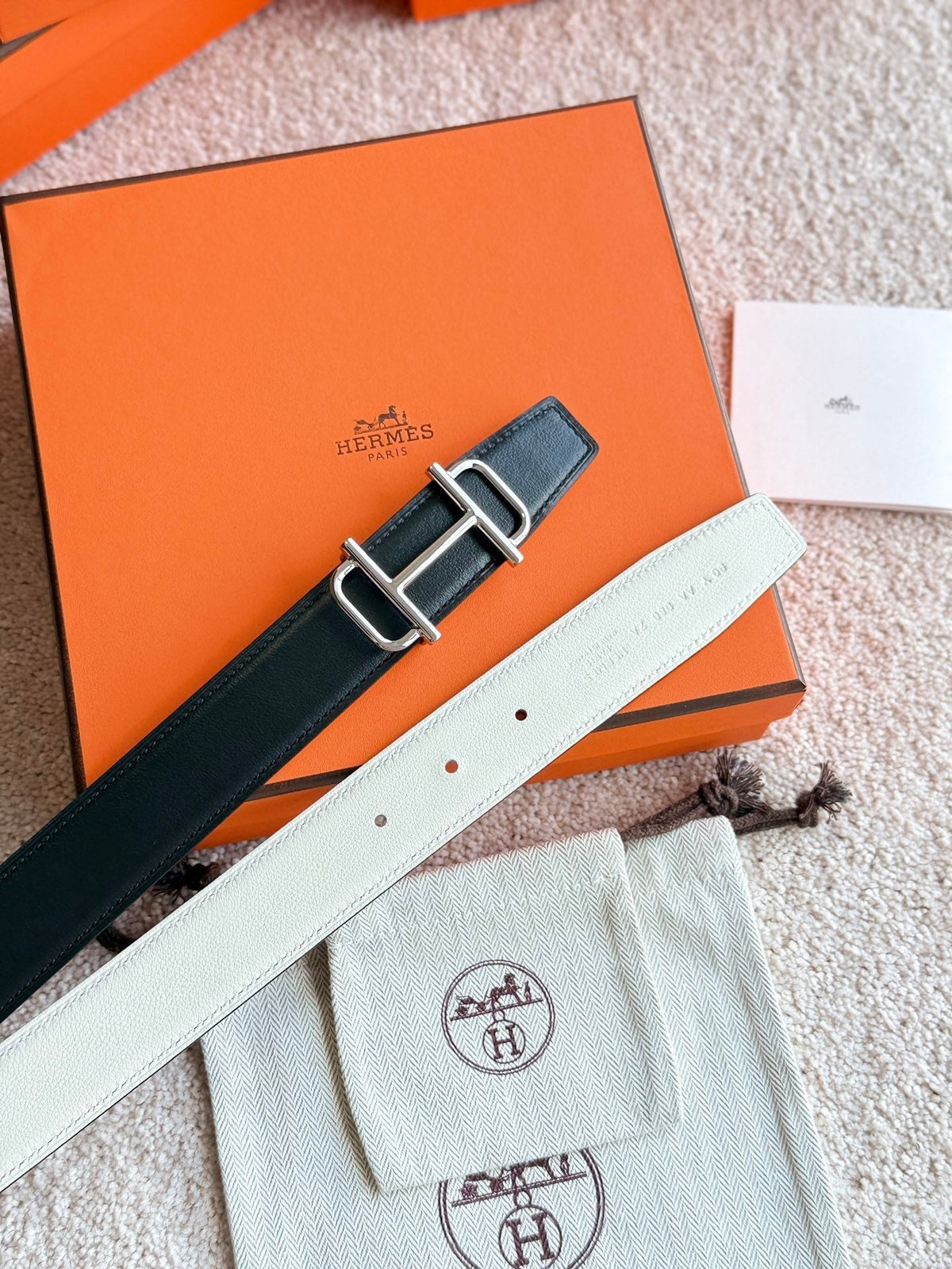 HELENE ROYAL LEDERGÜRTEL — ELFENBEIN (SILBERNE BESCHLÄGE, 32 MM)