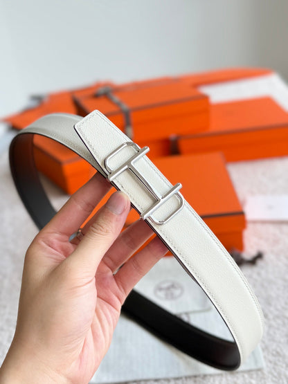 HELENE ROYAL LEDERGÜRTEL — ELFENBEIN (SILBERNE BESCHLÄGE, 32 MM)