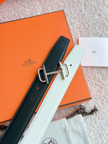 HELENE ROYAL LEDERGÜRTEL — ELFENBEIN (SILBERNE BESCHLÄGE, 32 MM)